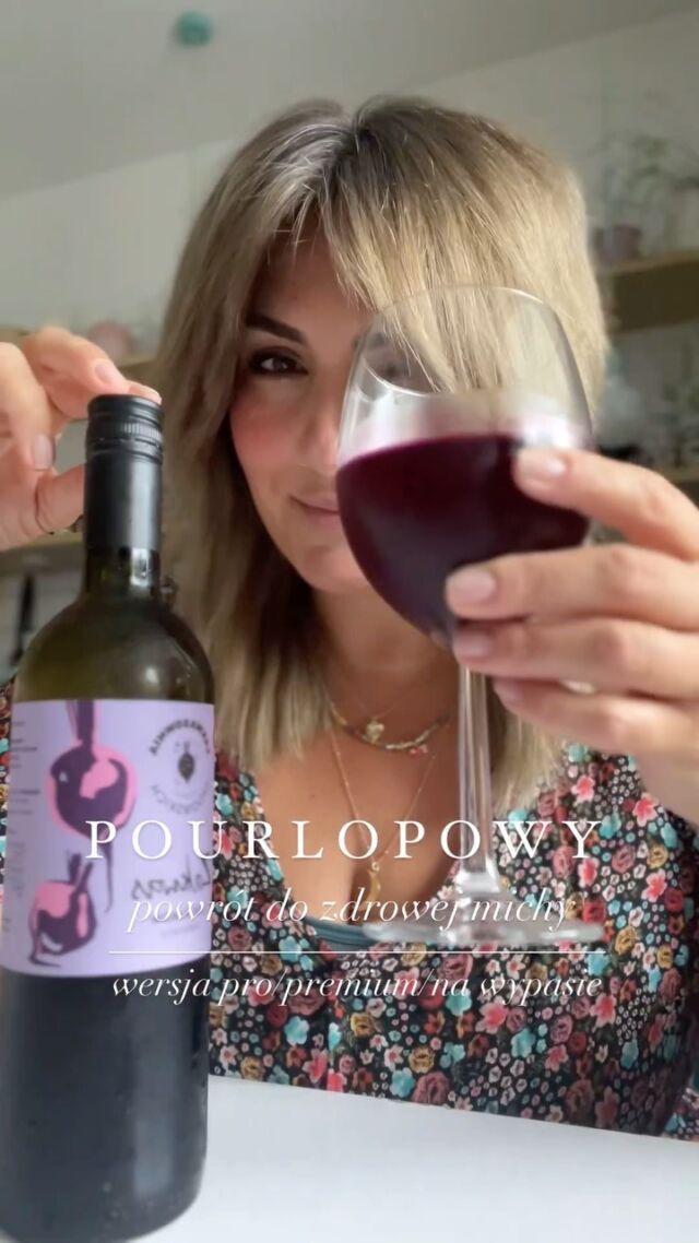 Tegoroczny powrót z urlopu to nie tylko powrót do sportu i moich mich, ale też odbudowanie brzuchowego dobrostanu zakwasami, kimchi i fermentowaną herbatą. Eksplozja musującej świeżości, rześkie napoje, kwaskowe i aromatyczne kiszonki - odbudowa nadwyrężonej wakacyjną dietą mikrobioty może być naprawdę pysznym przedsięwzięciem z produktami z @zakwasowniarodzinysadowskich 👌🏼

Łapcie zniżkę na zakupy w sklepie online z kodem mrspolka10 🌟

• współpraca reklamowa •

#zakwasy #kiszonki #zakwaszburaków #kimchibowl #asianstylebowl #zdrowamicha